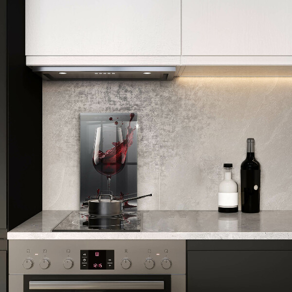 Protection plaque induction Vin rouge dans un verre