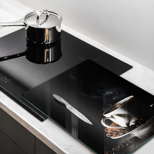 Protection plaque induction Une tasse de café chaud