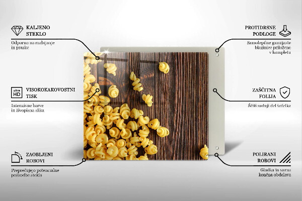 Protection plaque induction Des pâtes sur la table