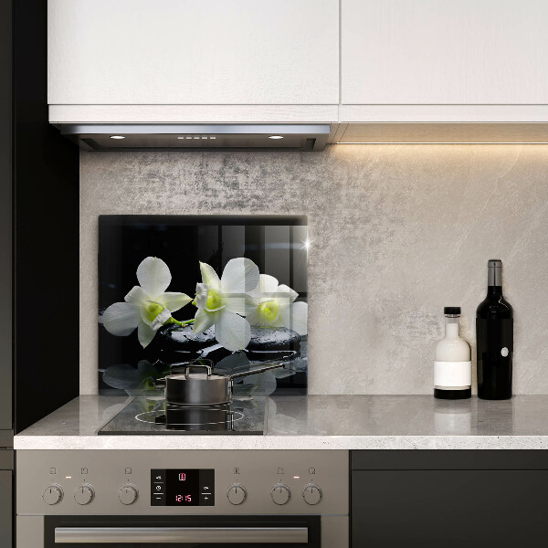 Cache plaque de cuisson Fleurs blanches dans une eau zen