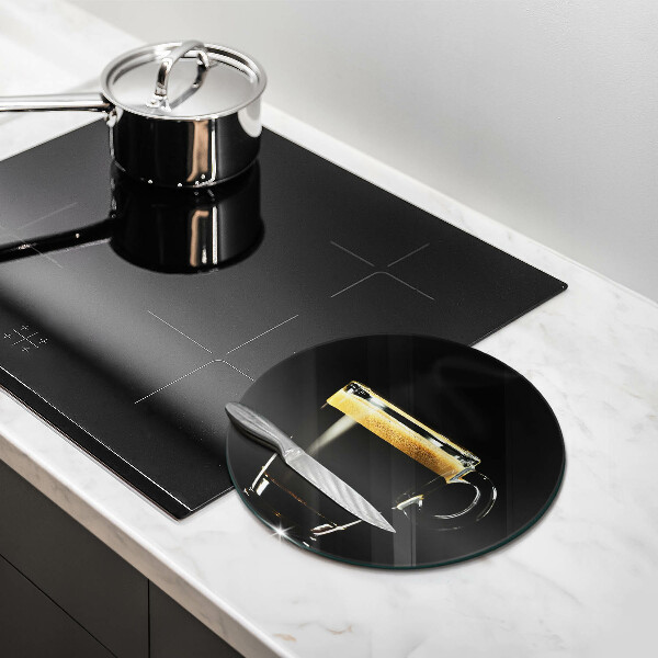 Protection plaque induction Un verre de café noir