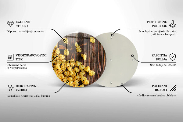 Protection plaque induction Des pâtes sur la table