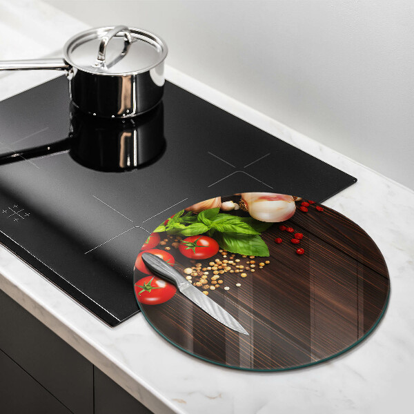 Protection plaque induction Des légumes sur la table