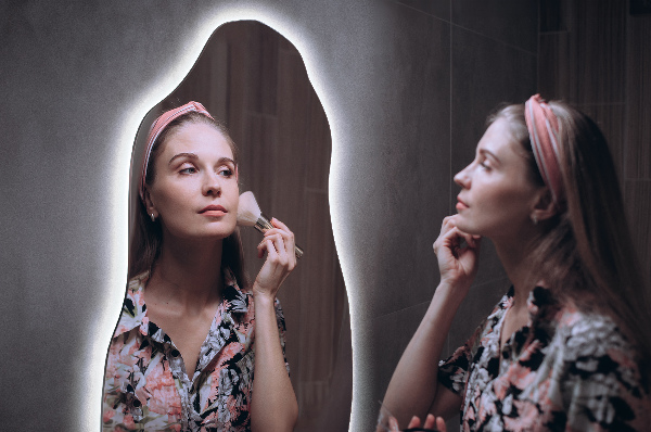 Miroir organique led minimaliste 40x80 cm