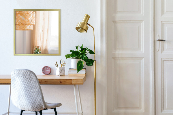 Miroir rectangulaire épuré avec cadre doré 100x70 cm