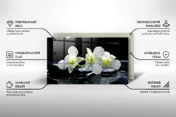 Protection plaque induction Fleurs blanches dans une eau zen