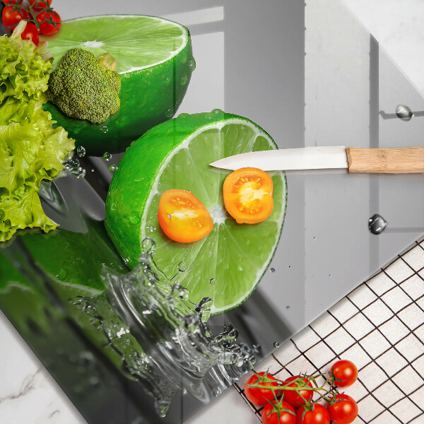 Protection plaque induction Citrons verts juteux et eau