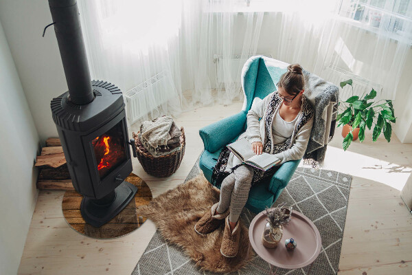 Ronde vitre sous poêle à bois Planche en bois veiné
