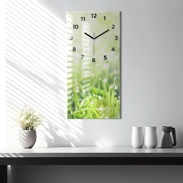 Horloge rectangulaire verticale herbe verte