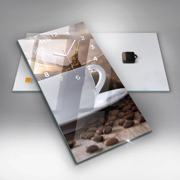 Horloge rectangulaire verticale Une tasse de café