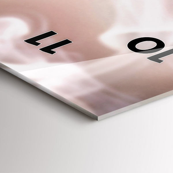 Horloge rectangulaire verticale Une tasse de café