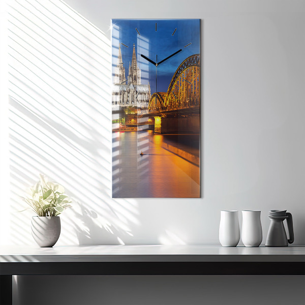 Horloge rectangulaire verticale Pont en Allemagne