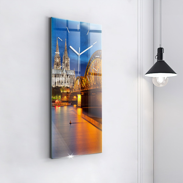 Horloge rectangulaire verticale Pont en Allemagne