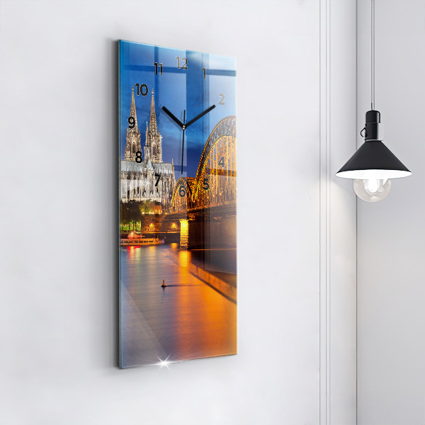 Horloge rectangulaire verticale Pont en Allemagne