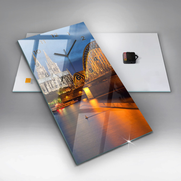 Horloge rectangulaire verticale Pont en Allemagne