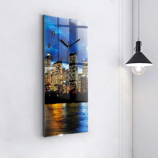 Horloge rectangulaire verticale Sydney le soir