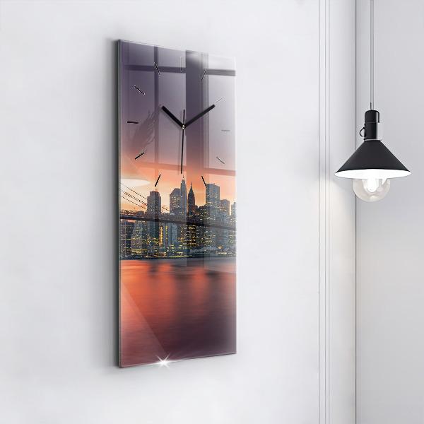 Horloge rectangulaire verticale Rivière East de New York