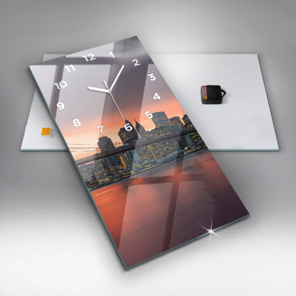 Horloge rectangulaire verticale Rivière East de New York