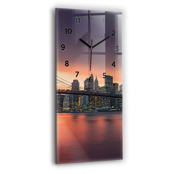 Horloge rectangulaire verticale Rivière East de New York