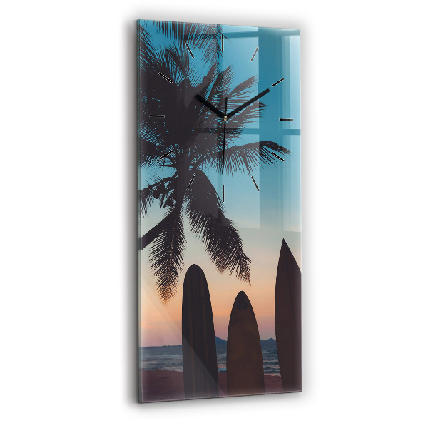 Horloge rectangulaire verticale Surfer sur la plage