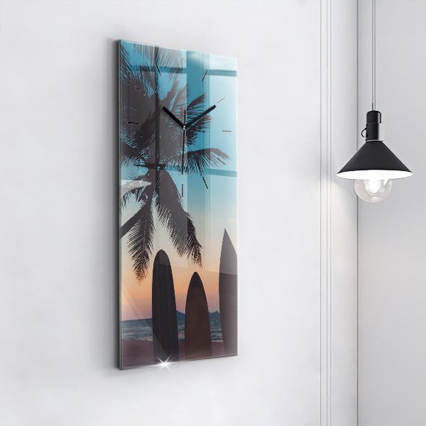 Horloge rectangulaire verticale Surfer sur la plage