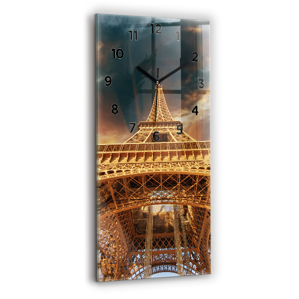 Horloge rectangulaire verticale La Tour Eiffel contre les nuages