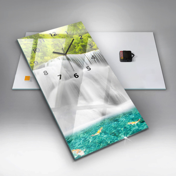 Horloge rectangulaire verticale Cascade en Thaïlande