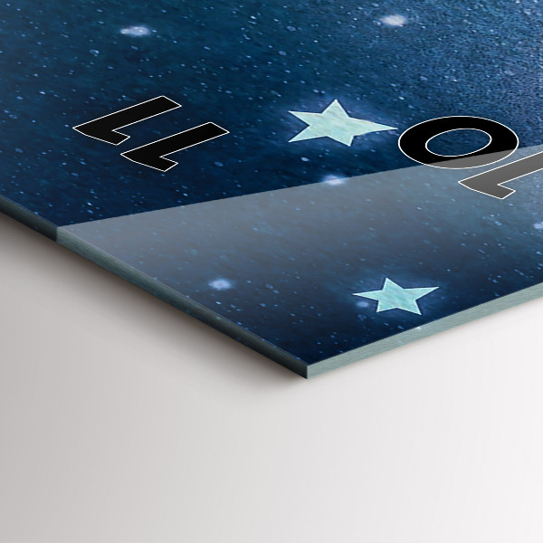 Horloge murale verticale Fille sur la lune