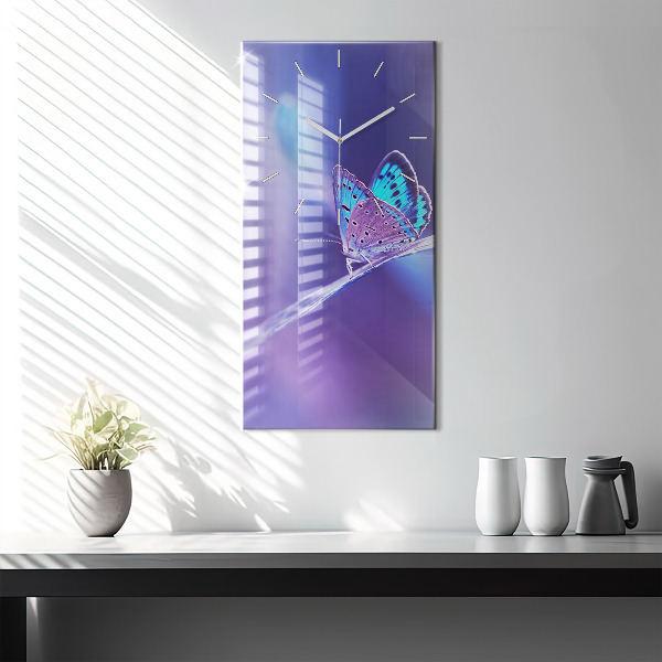 Horloge murale verticale 'Papillon sur l''herbe'