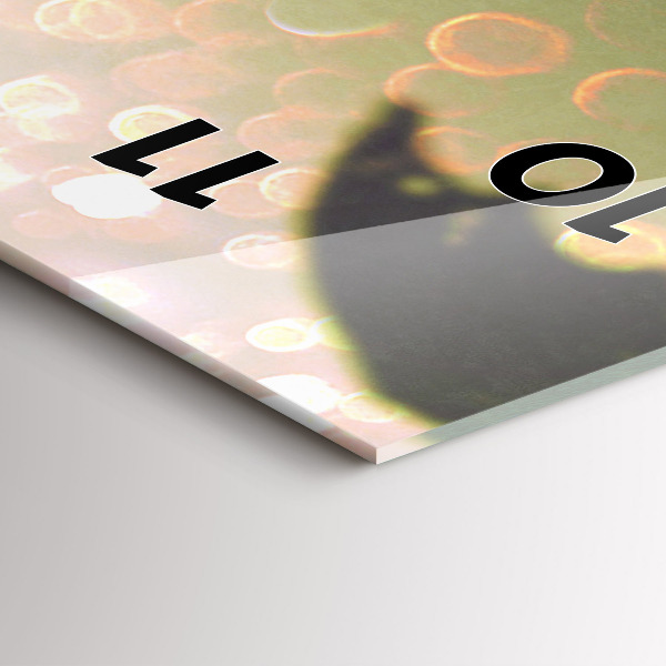 Horloge murale verticale Des gens avec des parapluies