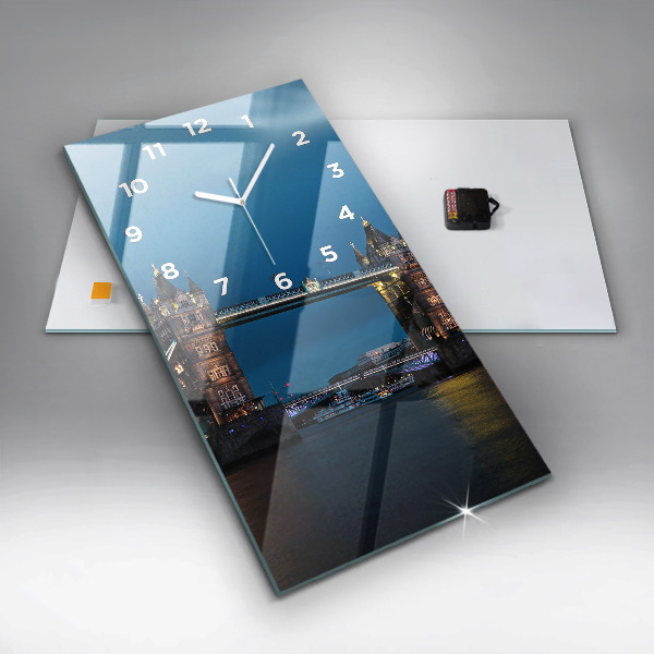 Horloge murale verticale Tower Bridge Londres la nuit