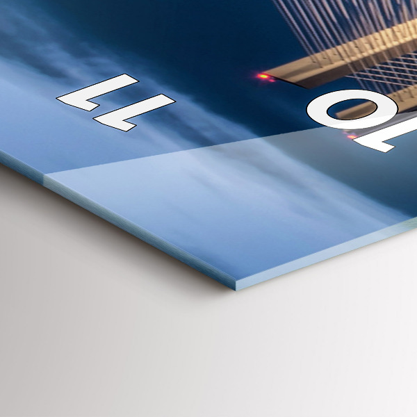 Horloge rectangulaire verticale Pont Rędziński à Wrocław