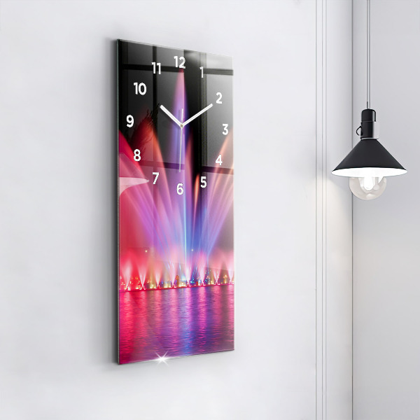 Horloge rectangulaire verticale Fontaine de Wroclaw la nuit