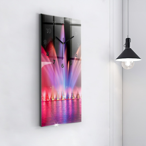 Horloge rectangulaire verticale Fontaine de Wroclaw la nuit