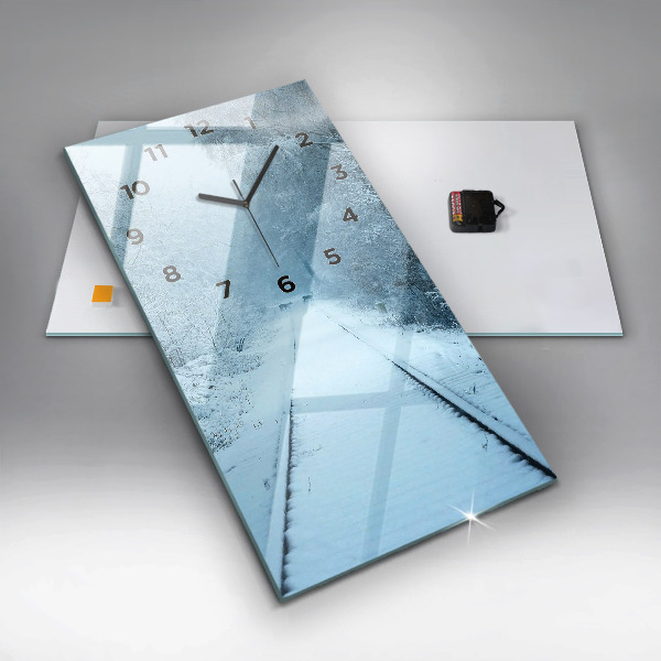 Horloge murale verticale Cerf sur les rails