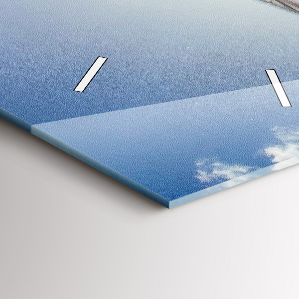 Horloge murale verticale Le drapeau polonais contre le ciel