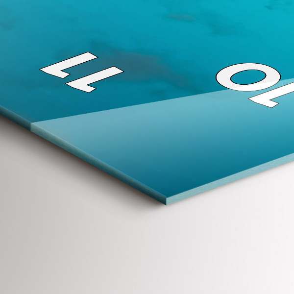 Horloge murale verticale Femme sur la route