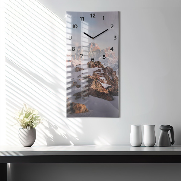 Horloge murale verticale Une montagne couverte de neige