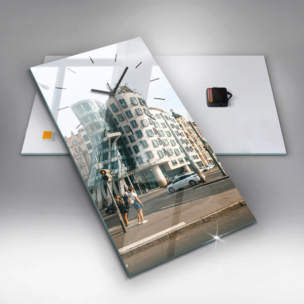 Horloge murale verticale Maison dansante de Prague