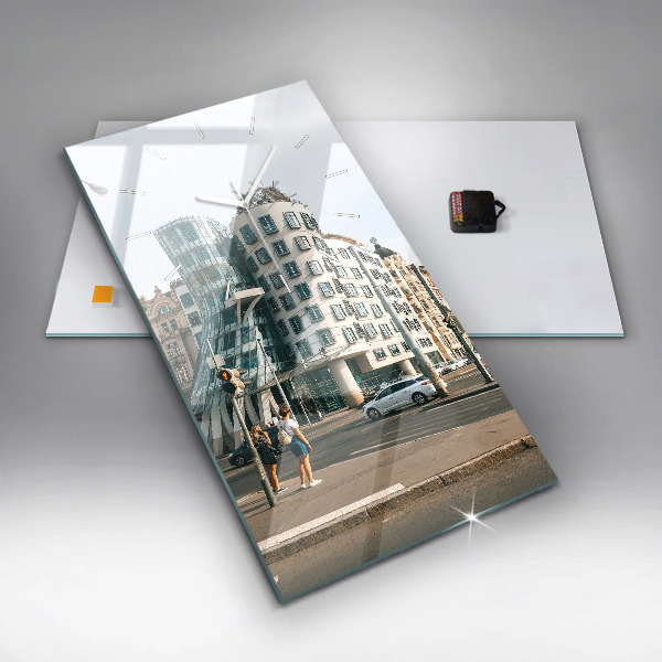 Horloge murale verticale Maison dansante de Prague