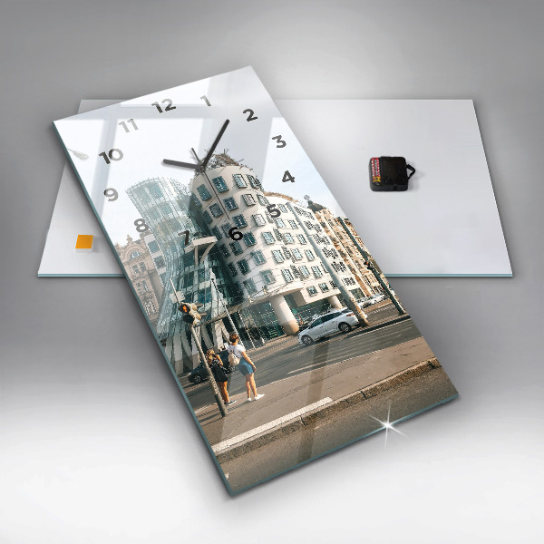 Horloge murale verticale Maison dansante de Prague