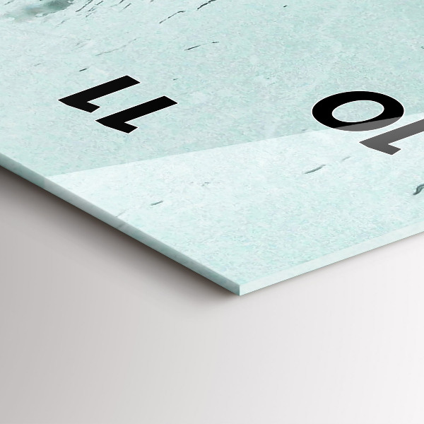 Horloge murale verticale Londres pluvieuse