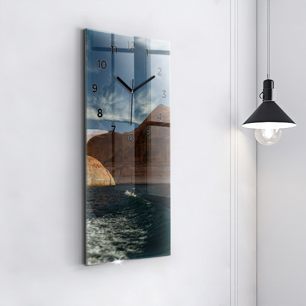 Horloge murale verticale Personne sur des skis nautiques