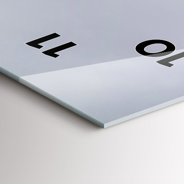 Horloge murale verticale Statue de la Vierge Marie à Lyon