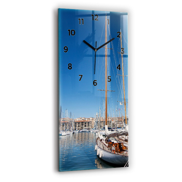 Horloge rectangulaire verticale Port de plaisance à Marseille France