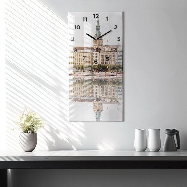 Horloge rectangulaire verticale Rivière Hambourg Allemagne