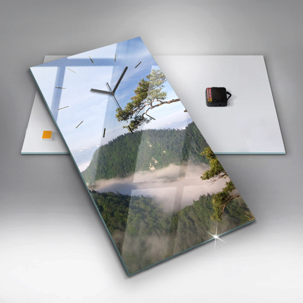 Horloge murale verticale Pic de Sokolica dans les montagnes des Piénines