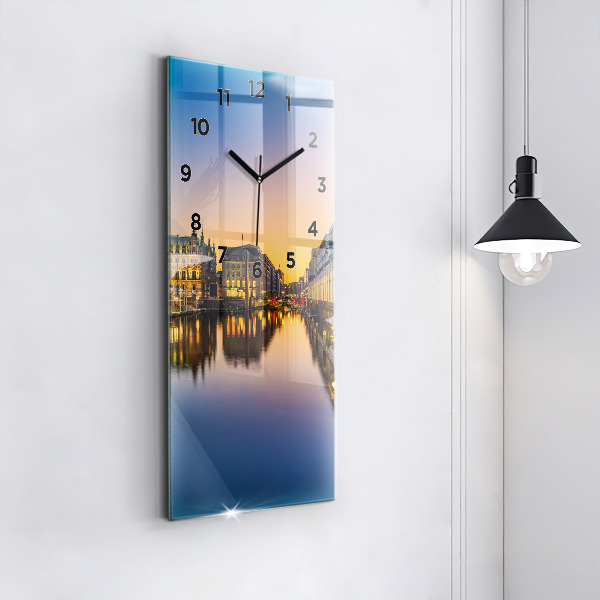 Horloge rectangulaire verticale Hôtel de ville de Hambourg