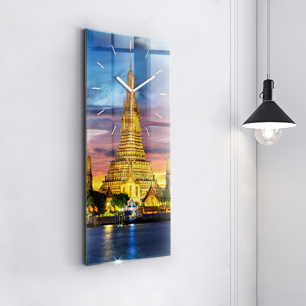 Horloge rectangulaire verticale Temple à Bangkok en Thaïlande