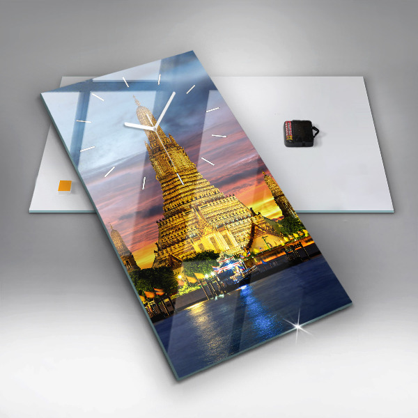 Horloge rectangulaire verticale Temple à Bangkok en Thaïlande